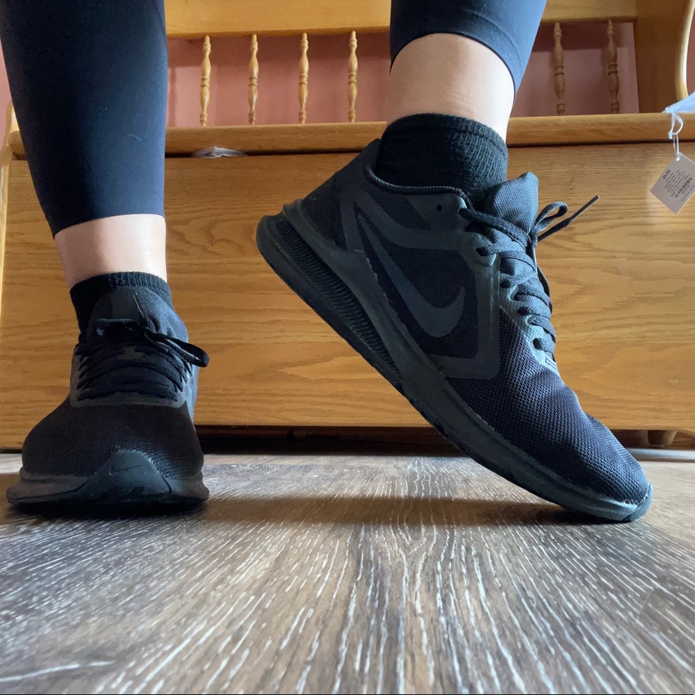 NIKE downshifter BLACK SIZE 10